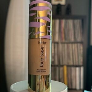 Tarte face tape™ foundation
featherlight full coverage